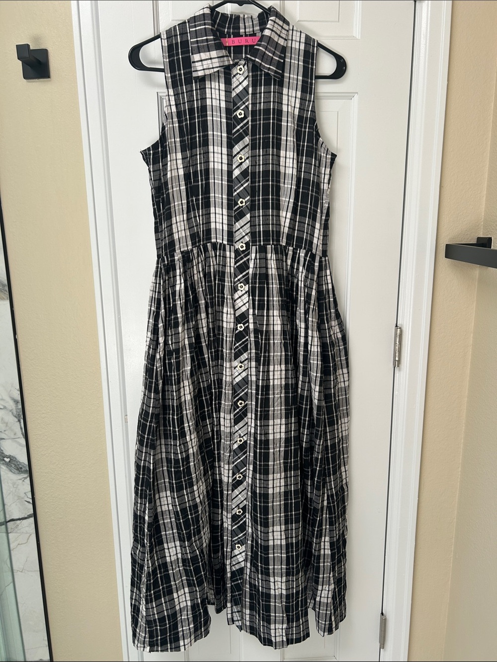 Buru Sz M Black and White Plaid Dress